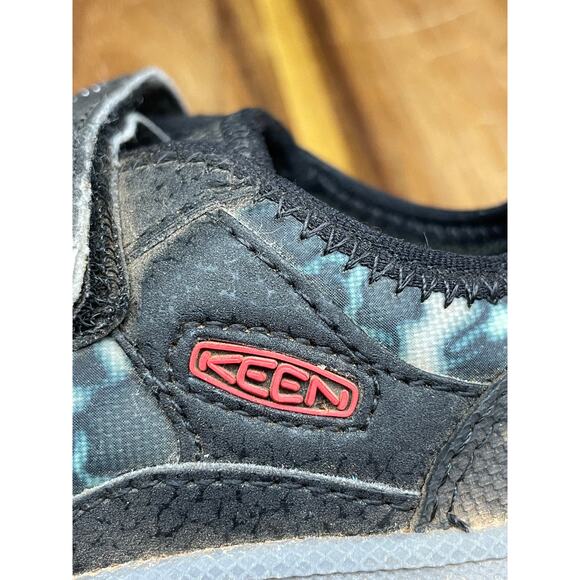 Keen Boys Size 6 (EU 22) Speed Hound Black Camo Hiking Hook & Loop Sneakers - Picture 7 of 10